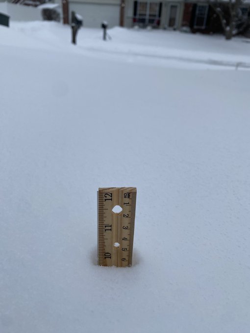 Photo of snowfall measured around 10" in St. Peters, MO.